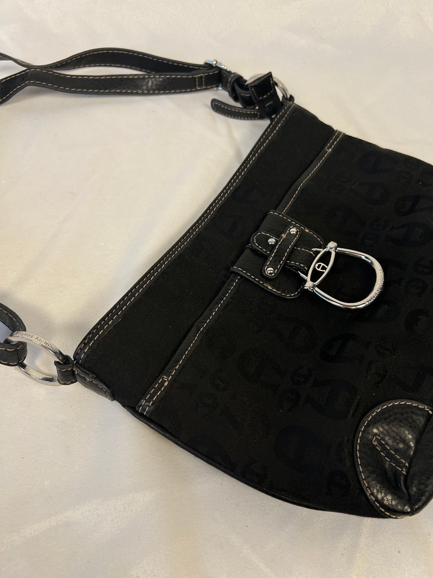 Black Crossbody/Shoulder Bag